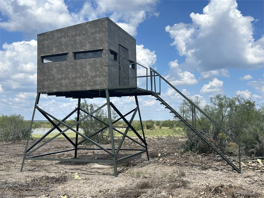 Explode Observation Windows WildLife Buyer, LLC. - 10x10 10’ Atascosa Insulated Observation Blind